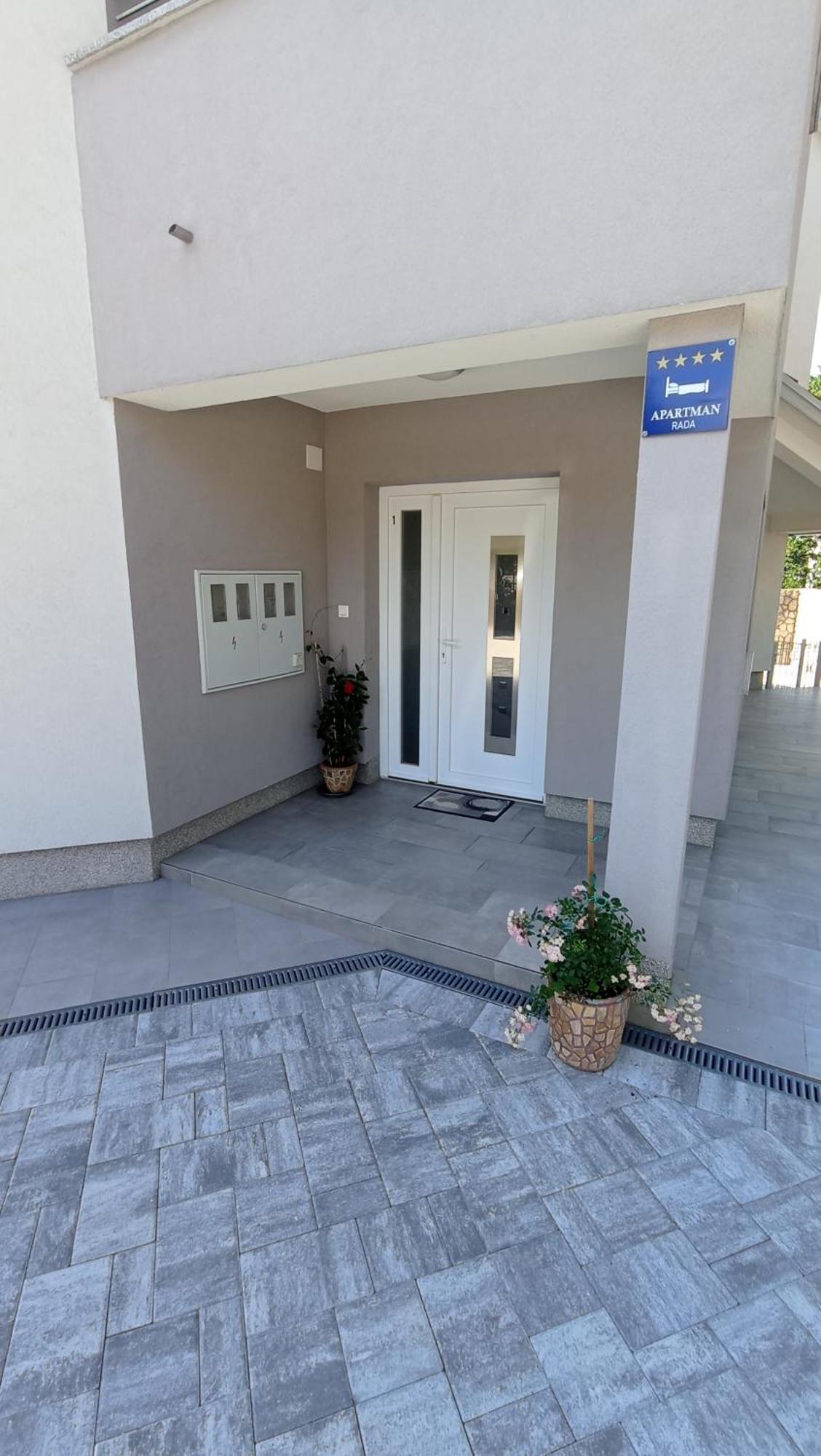 Apartman Rada คราลเยวีจา ภายนอก รูปภาพ